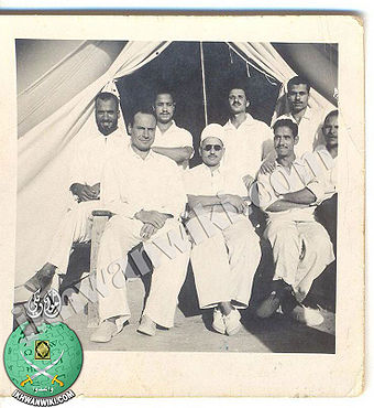 الأستاذ جلال عبدالعزيز وخلفه علي نويتو وعبد المنعم مكاوي والأستاذ محمد الشناوي بلحيته