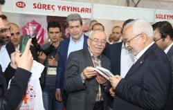 الشيخ راشد الغنوشي يلقي كلمة في معرض الكتاب بمحافظة ملاطيا التركية.15.jpg